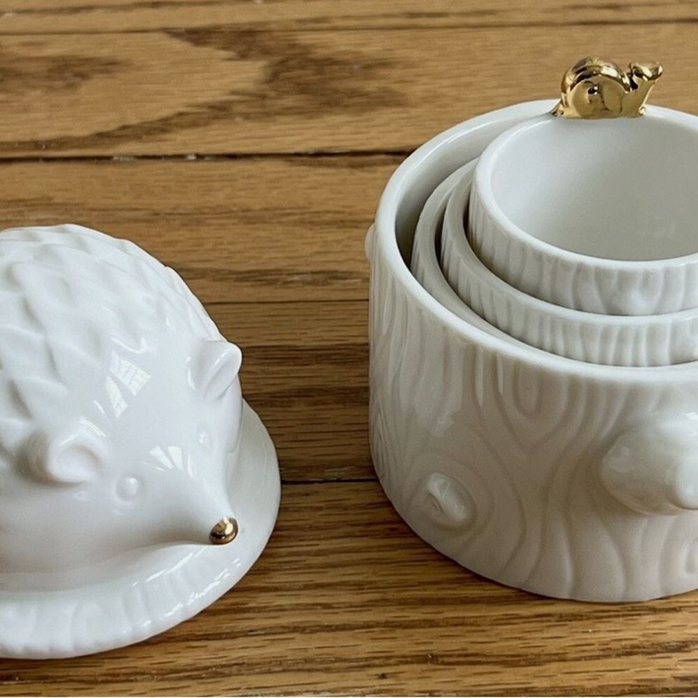 Anthropologie NWT Rare White Ceramic Hedgehog Nesting Measuring Cups Discont.